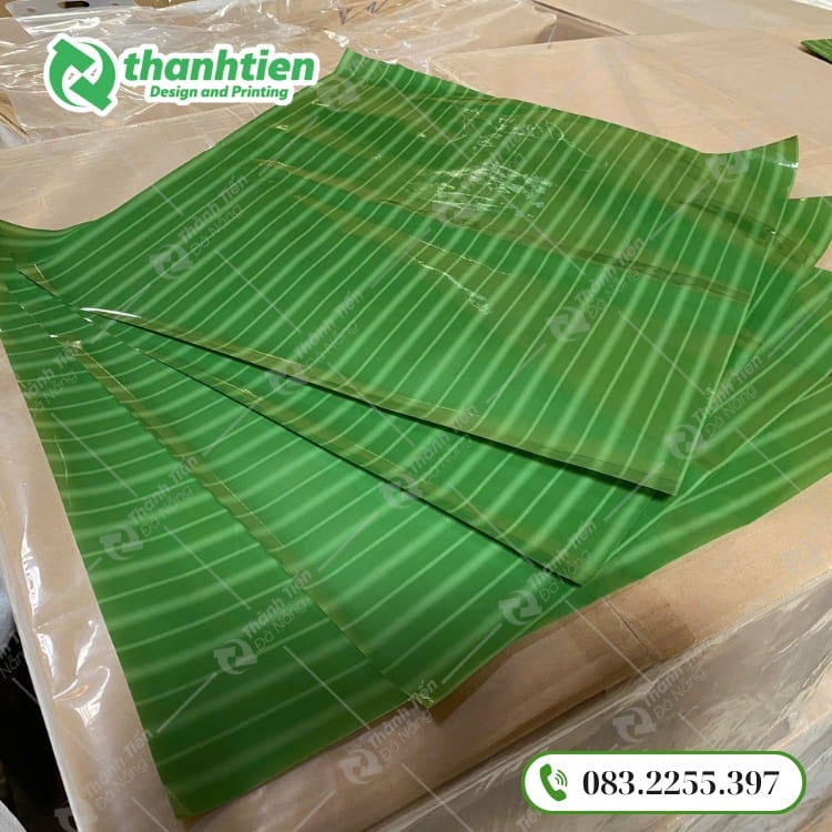 Lá chuối giả khổ lớn dùng để gói giò chả, thịt nguội