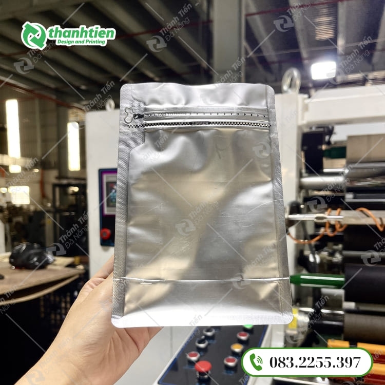 Túi zip bạc đáy vuông móc khóa nhật